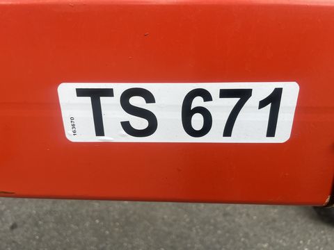 3318-0d71942ac47e256c4cf8f53eba1f91e4-4404130