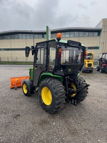 John Deere 3025E 2