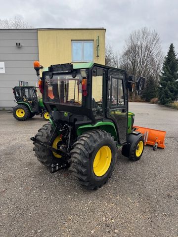 John Deere 3025E 3