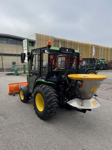 John Deere 3025E 2