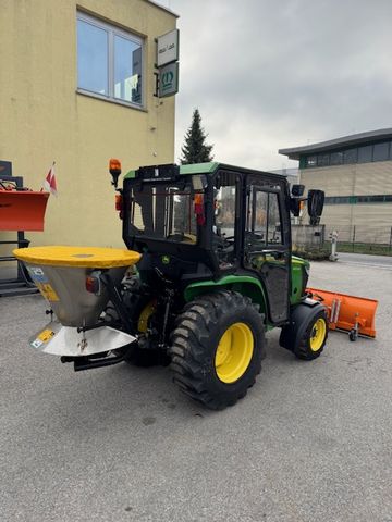 John Deere 3025E 3
