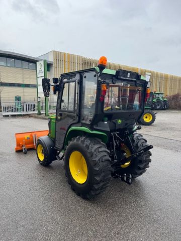 John Deere 3025E 2
