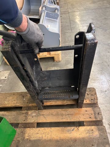 Sauermann Anhängebock zu Deutz Fahr 2