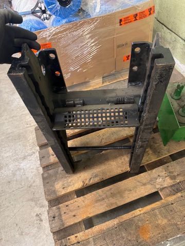 Sauermann Anhängebock zu Deutz Fahr 3