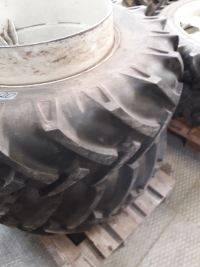 Zwillingsreifen 14.9-28 3