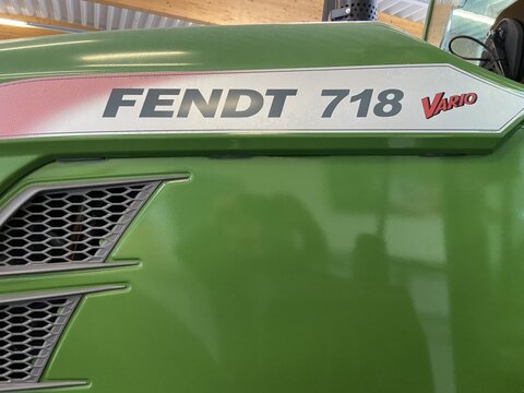 Fendt 718 Vario S 4 Profi Plus