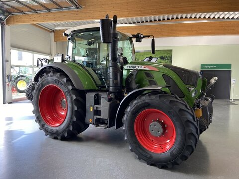 Fendt 718 Vario S4 Profi Plus