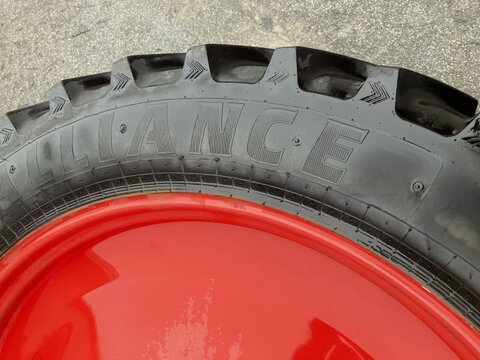 Alliance 320/85 R32 U. 320/90 R46 ALLIA 2