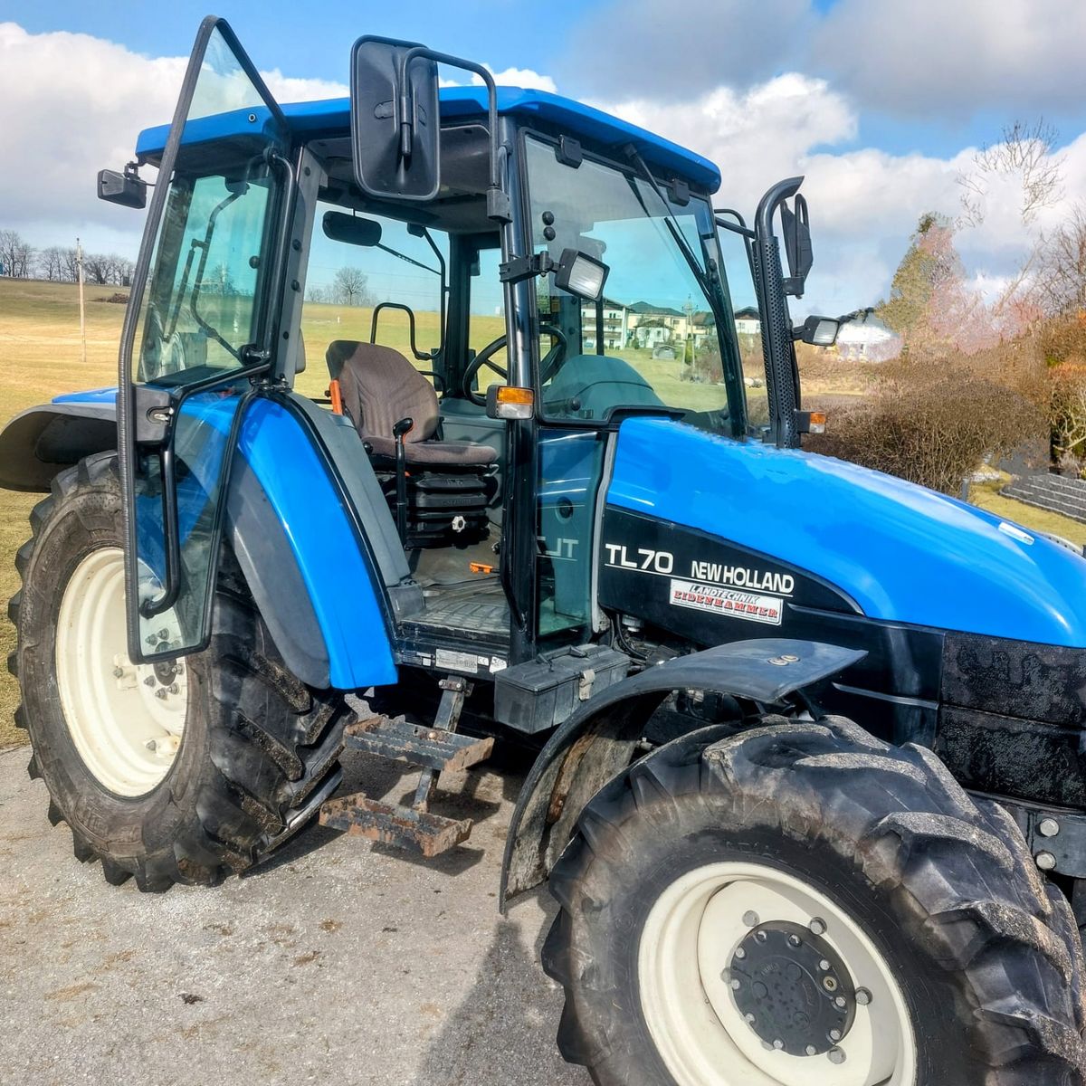 New Holland TL70A (4WD) 2