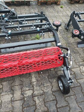 Dominator Reitplatzplatz-Bodenplaner Hydro 200