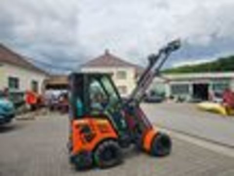 Cast 830 D Aktion mit Poclain Radmotoren