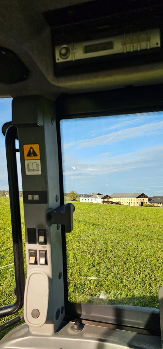 New Holland TL70A (4WD) 2