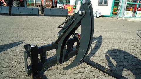 Dominator Fuchs PG mit Niederhalter hydr. EURO