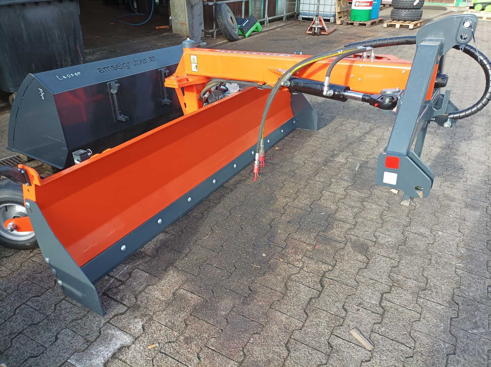 Dominator Graderschild  X2500  3