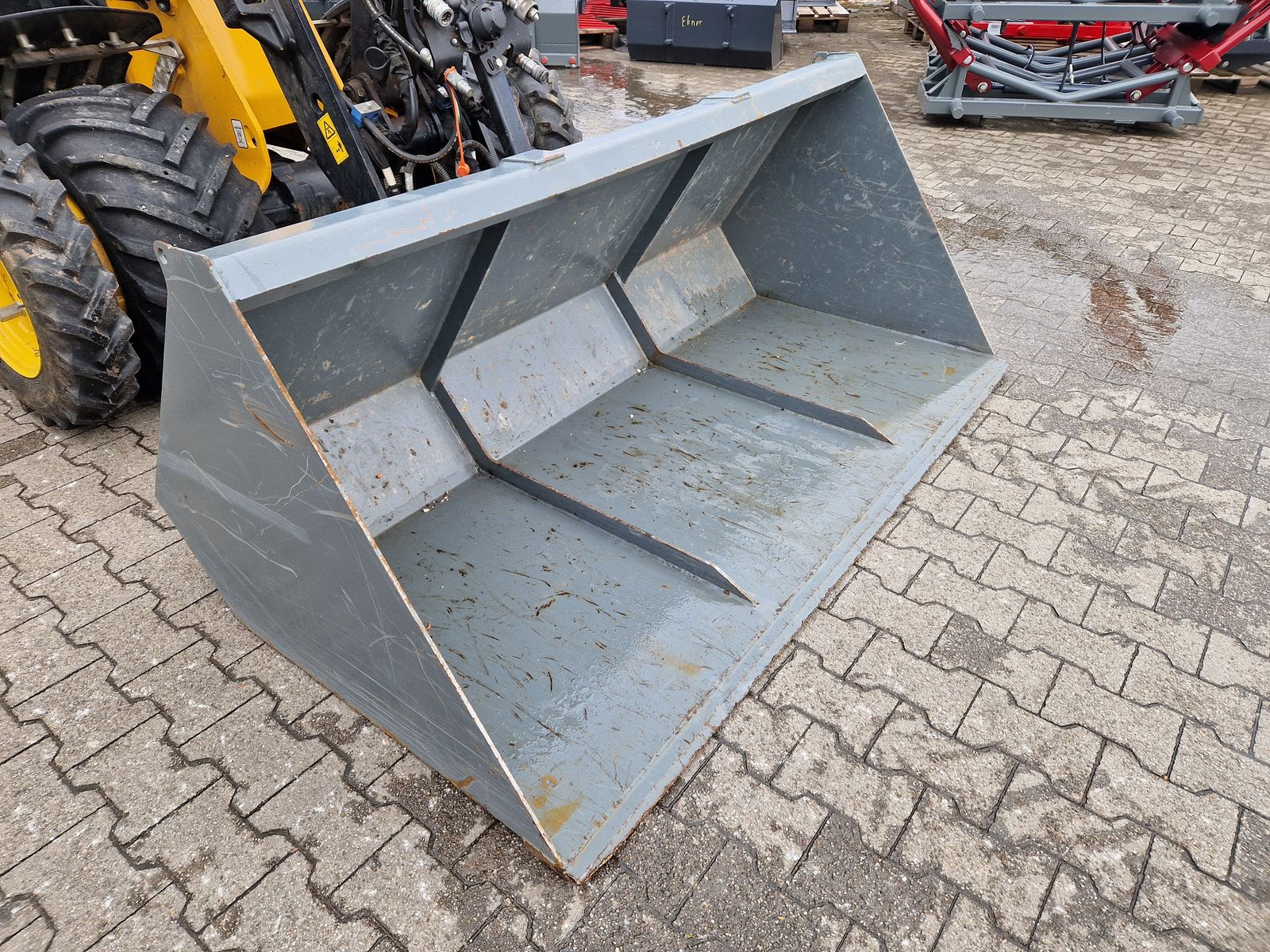 Dominator Schwergutschaufel mit Weidemannaufnahme 3