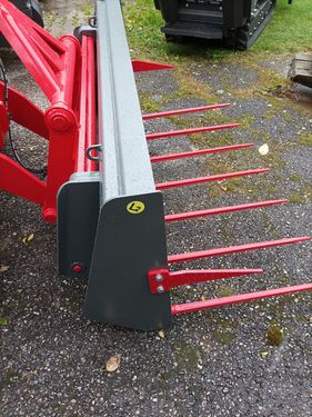 Dominator Dunggabel 150 cm  mit Hauer Aufnahme Mistgabel