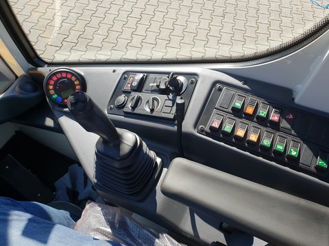 3322-83480163adfe94252ad0b7857129d5b9-2054545