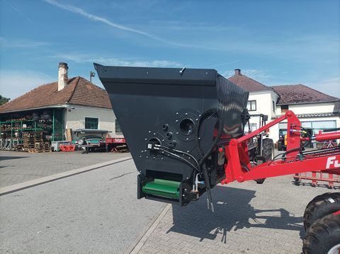 Dominator Kombiverteiler 180 Einstreugerät-Futterschaufe 3