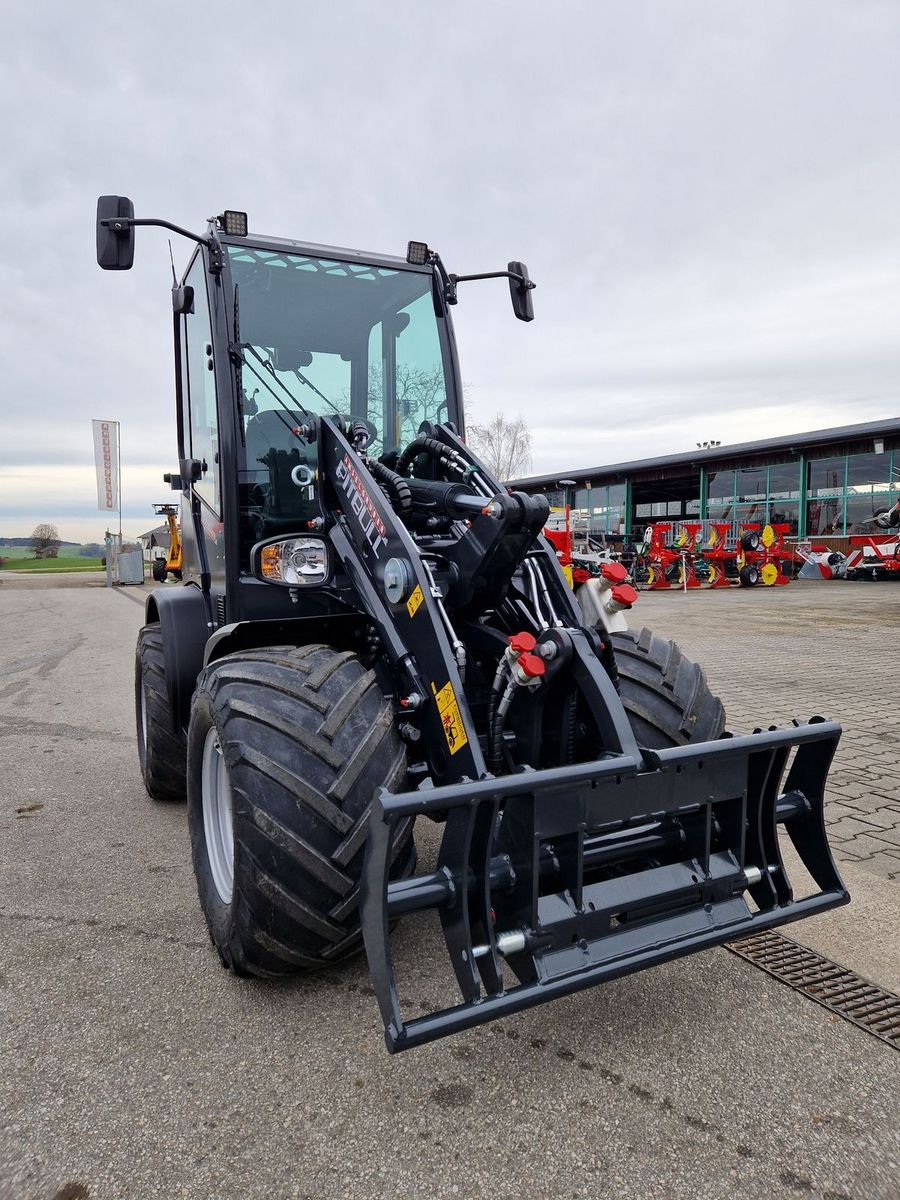 Pitbull X27-45 und X27-26 mit Kabine Aktion 3