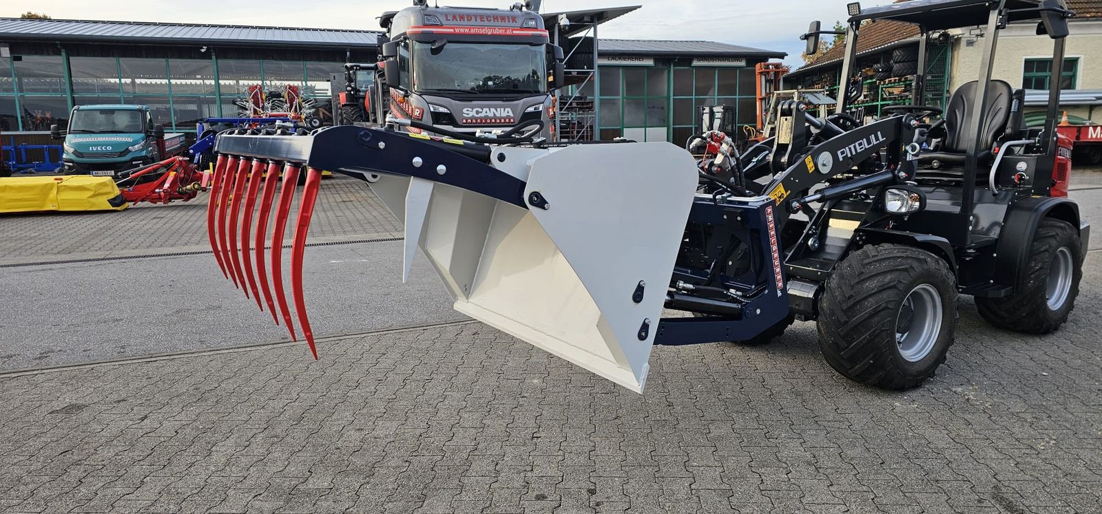 Dominator Hochkippschaufel   1