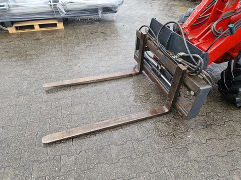 Dominator Palettengabel mit hydraulischer Zinkenverstellun