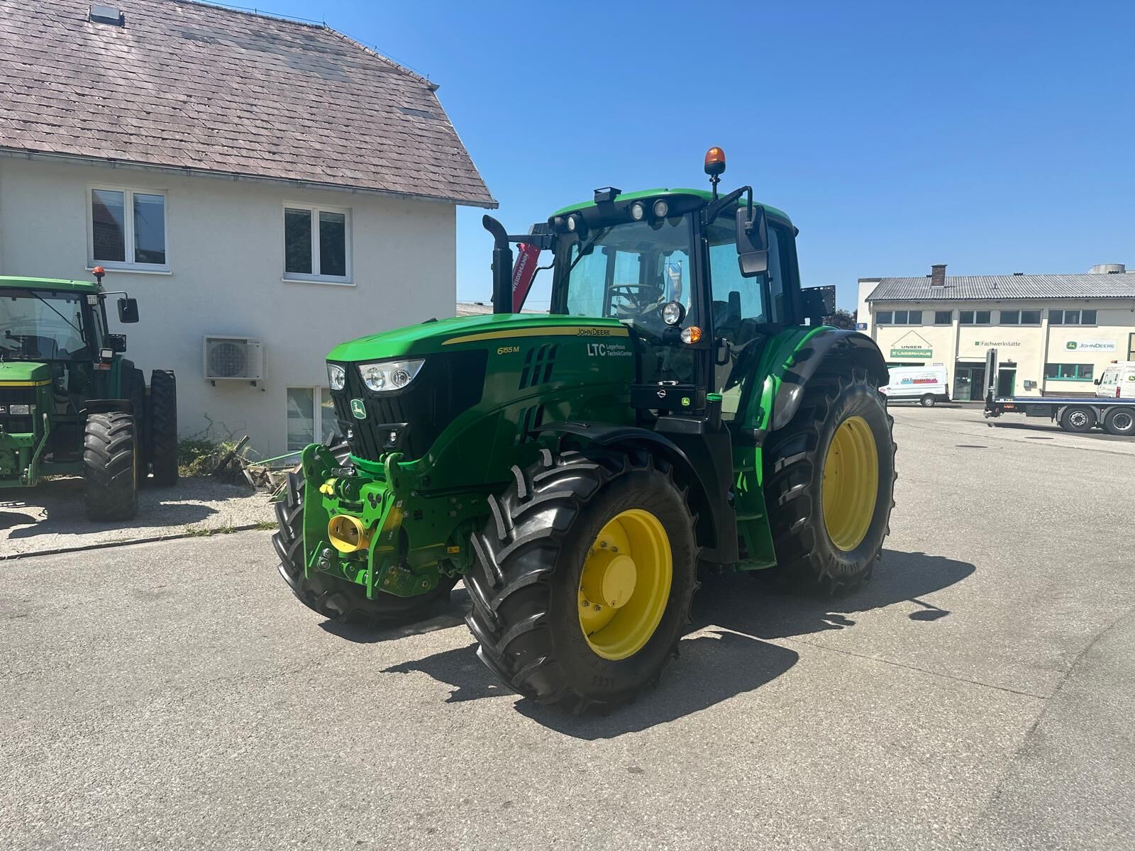 John Deere 6155M 2