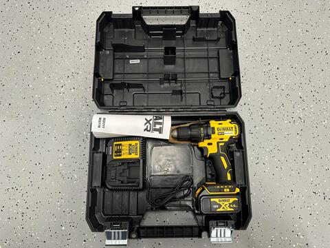 Sonstige DeWalt Akku Schrauber DCD 777