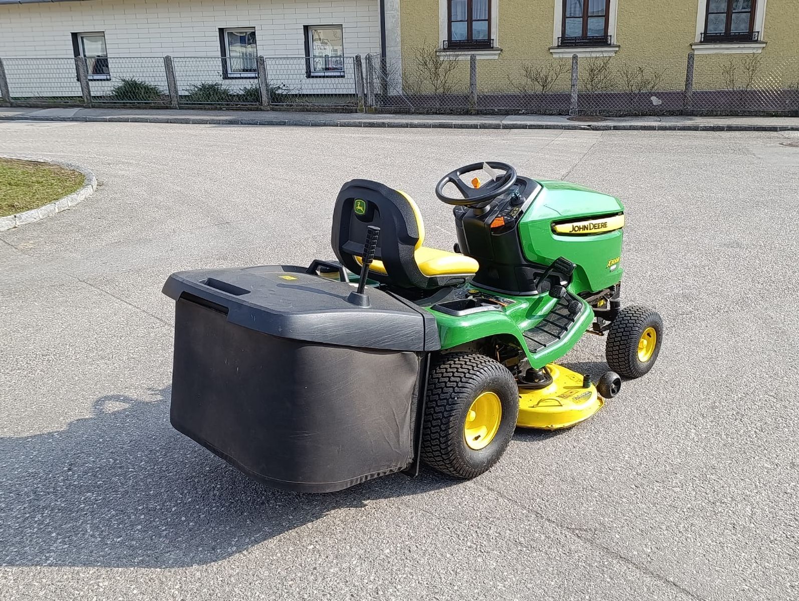 John Deere  X 300 R 3