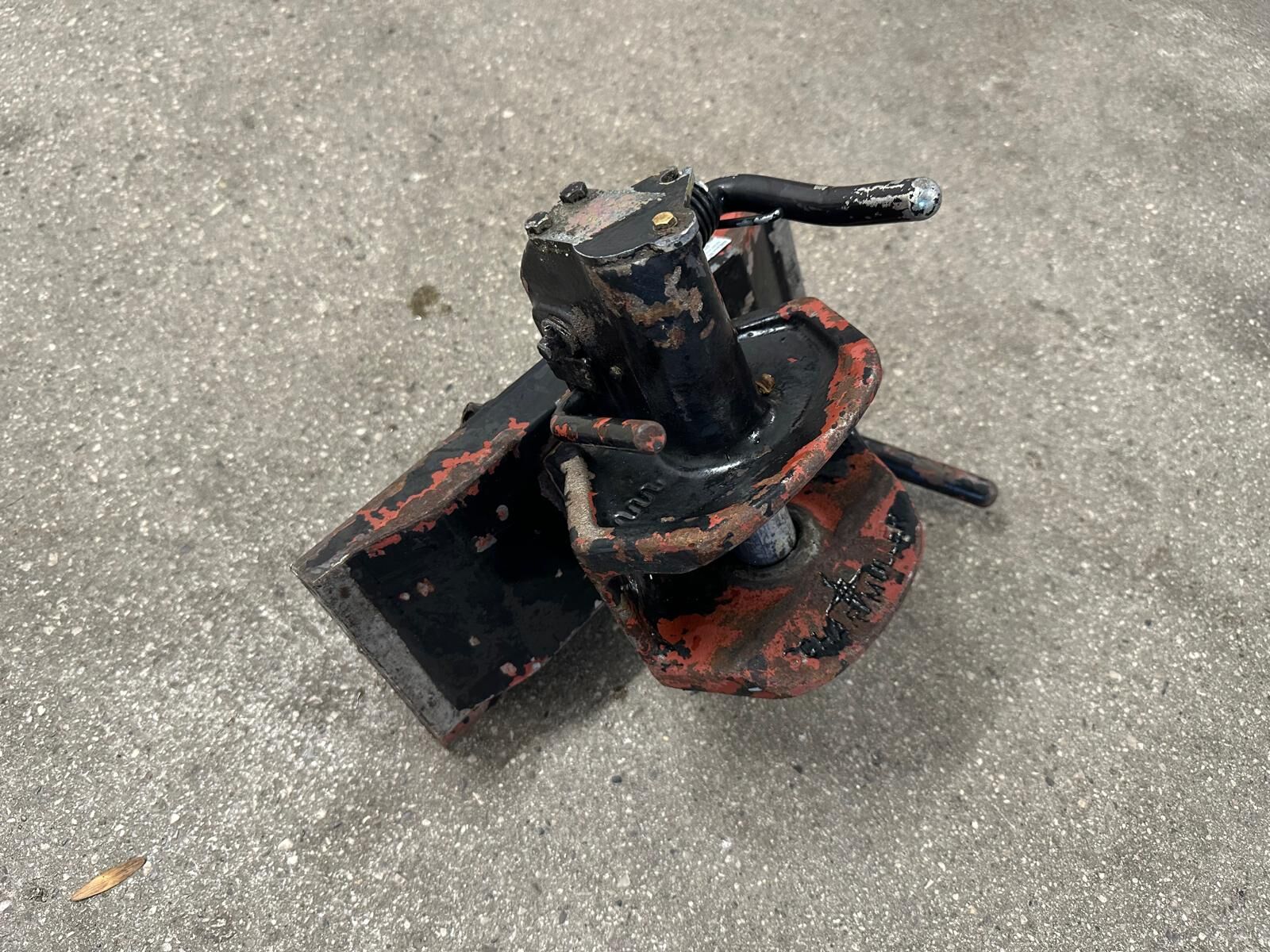 Steyr Automatische Anhängerkupplung 2