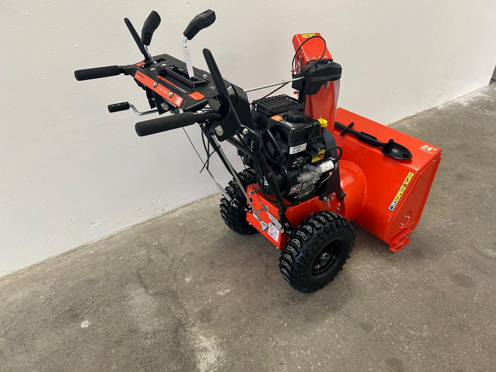 Ariens ST24 DLE Compact 3