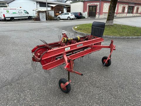 Pöttinger KR 220 Heuraupe