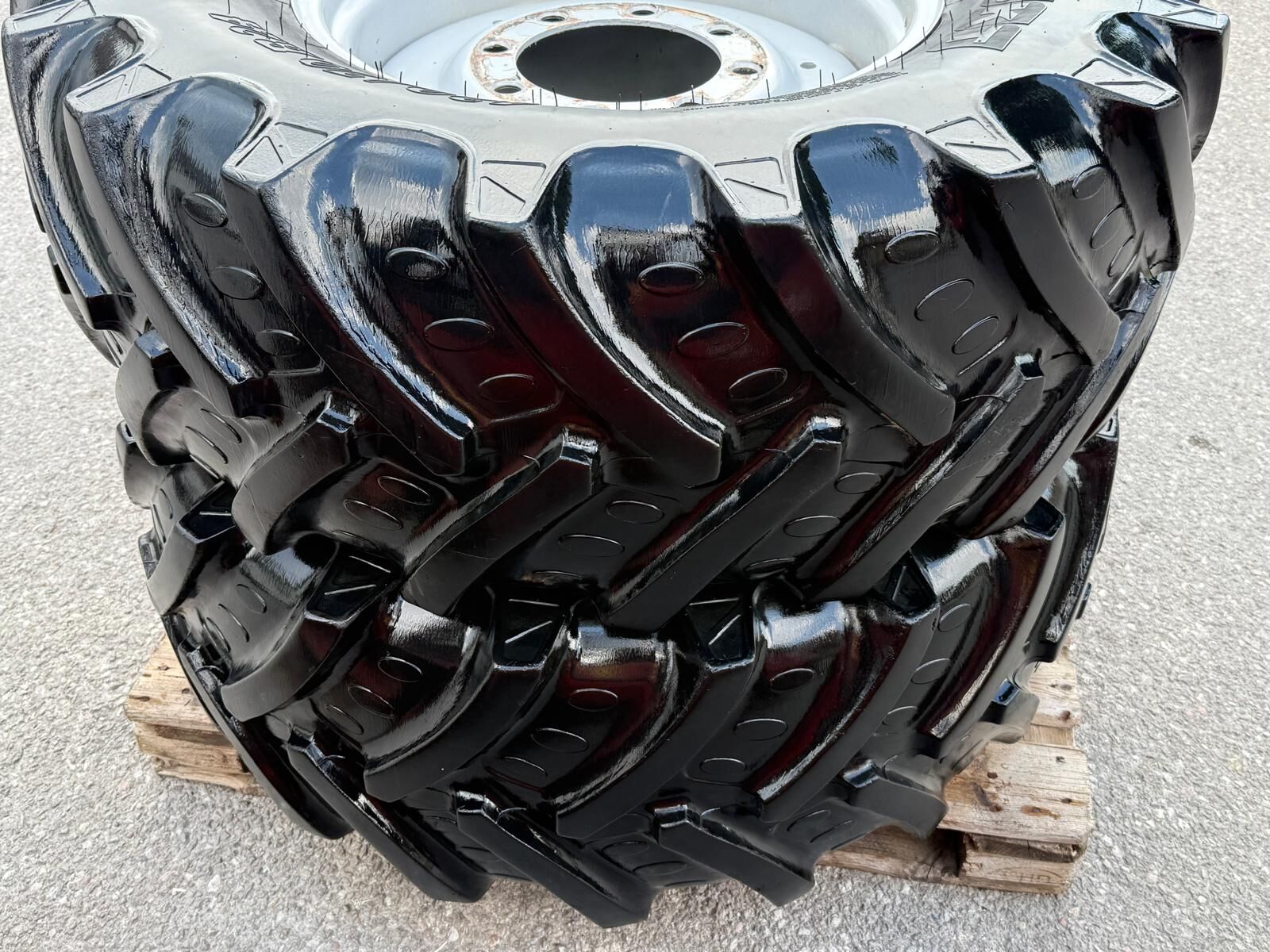 BKT Agrimax RT 765 3