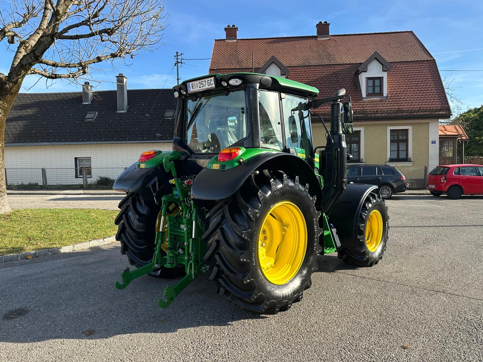 John Deere 6090M 3