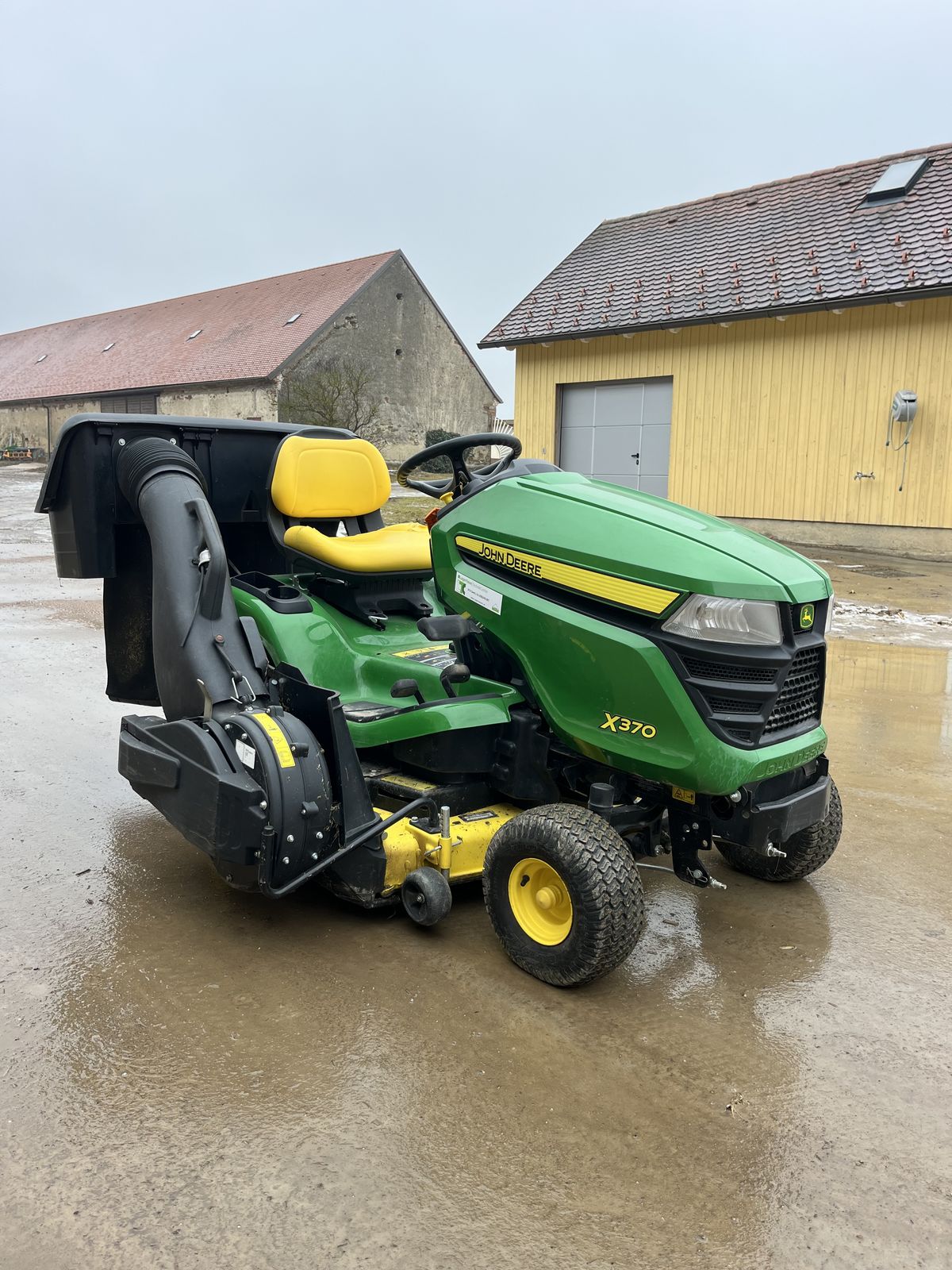 John Deere Rasentraktor X370 3