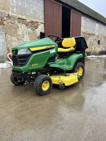 John Deere Rasentraktor X370