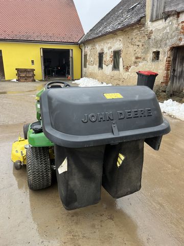 John Deere Rasentraktor X370