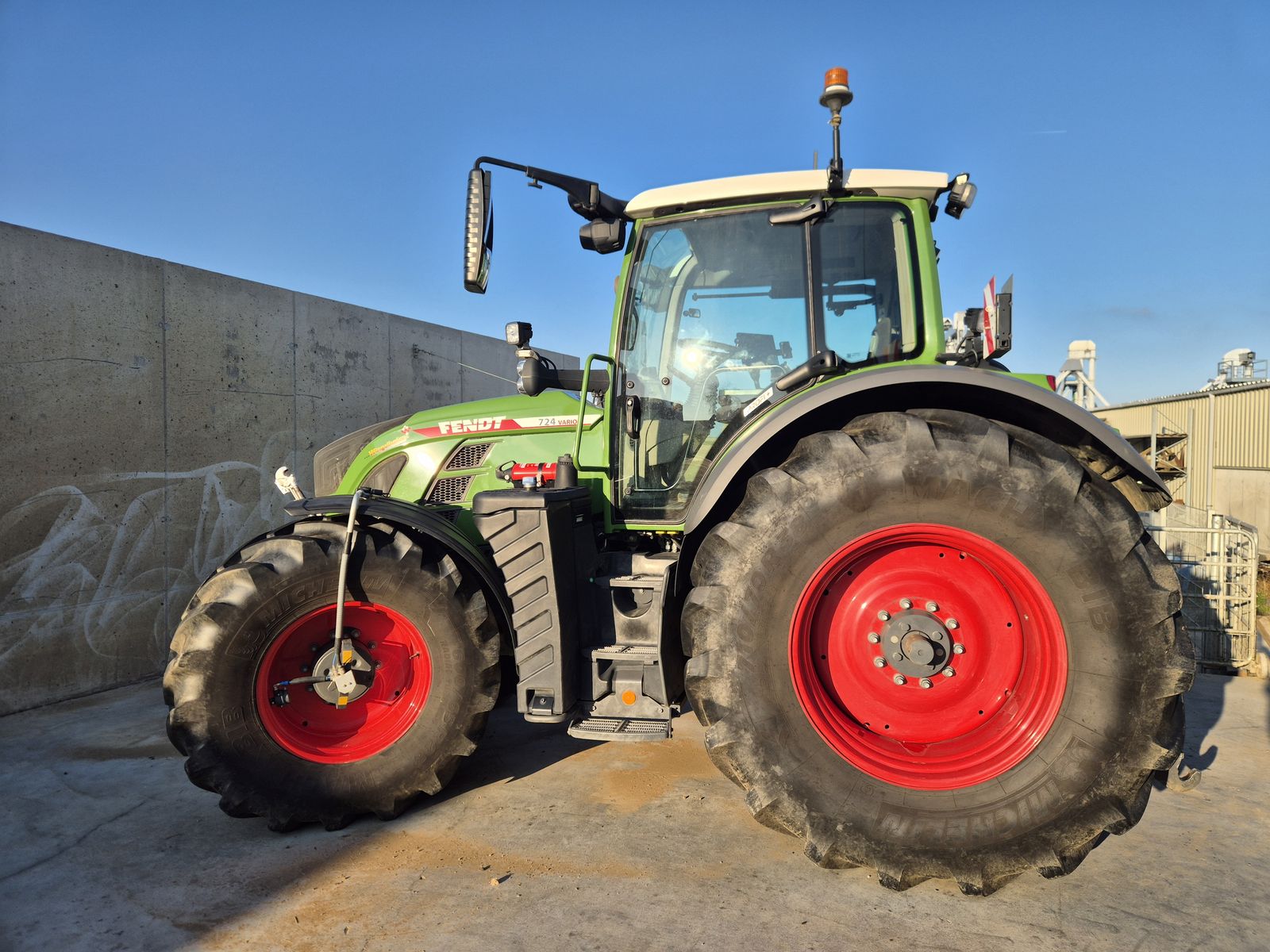 Fendt 724 Vario Profi+ 2
