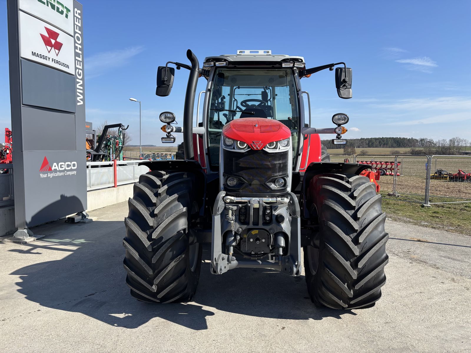 Massey Ferguson MF 6S.180 Dyna-VT Exclusive 2