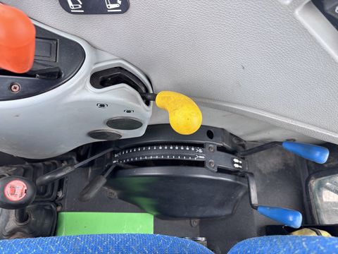 New Holland T4020 V