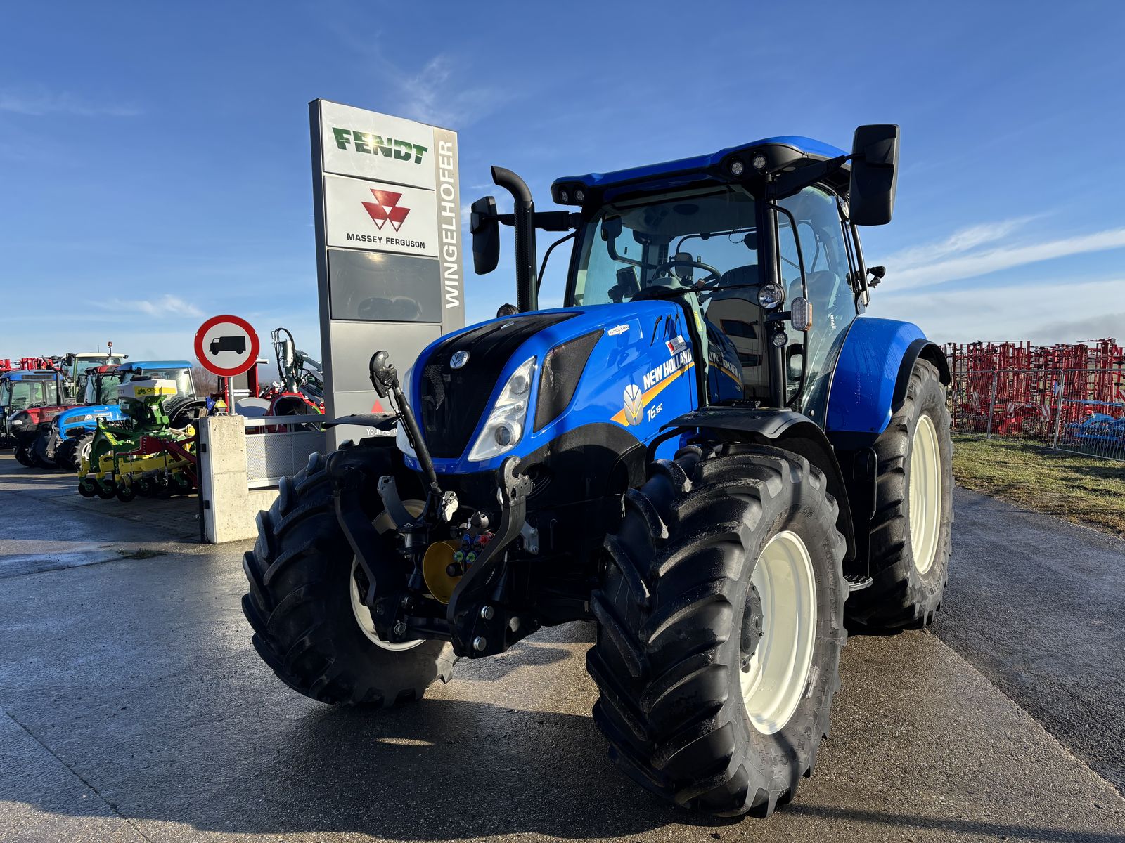 New Holland T6.180 Auto Command (Stage V) 1