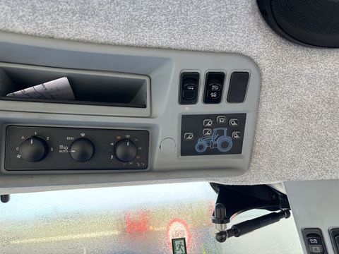 New Holland T6.180 Auto Command (Stage V)