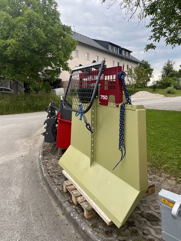 Holzknecht HS 750 Profi mit Funk Seileinlauf und Ausstoß