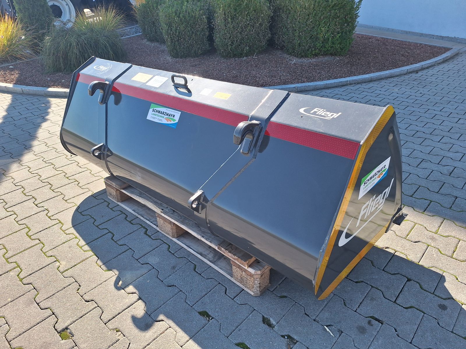 Fliegl AgroCenter LG-Schaufel 1900 3