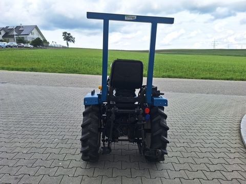 Iseki Allradtraktor 