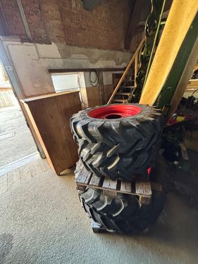 Michelin Pflegeräder Fendt 12.4R24 + 12.4R38