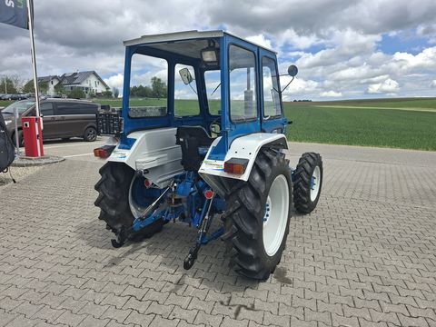 Ford 2600