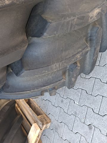 Michelin 710/60R42+600/60R30 Kompletträder 