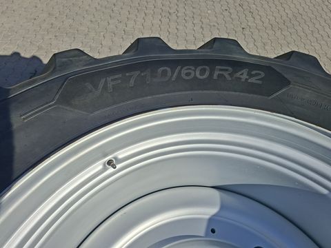 Michelin 710/60R42+600/60R30 Kompletträder 