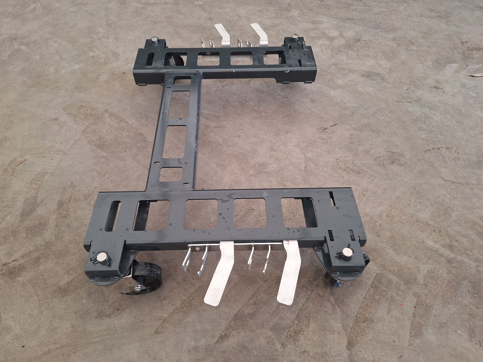 Kverneland Abstellräder mit Rahmen  2