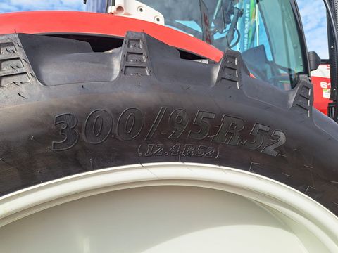 BKT 300/95R52+270/95R38